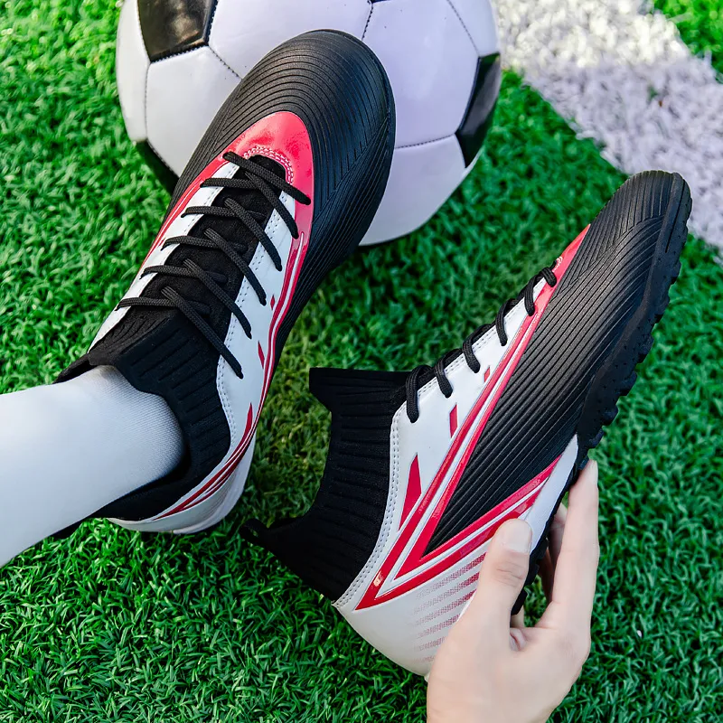 BIANSULONG Soccer Shoes Unisex Low Top Black-1