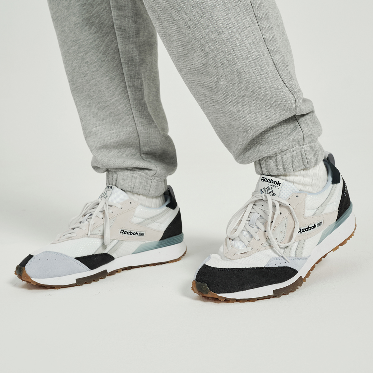 REEBOK★LX 2200★兼用★PURE GRAY/CHALK/CORE BLACK Amazon.com | Reebok Unisex LX2200 Shoes, Black/White, 3,5