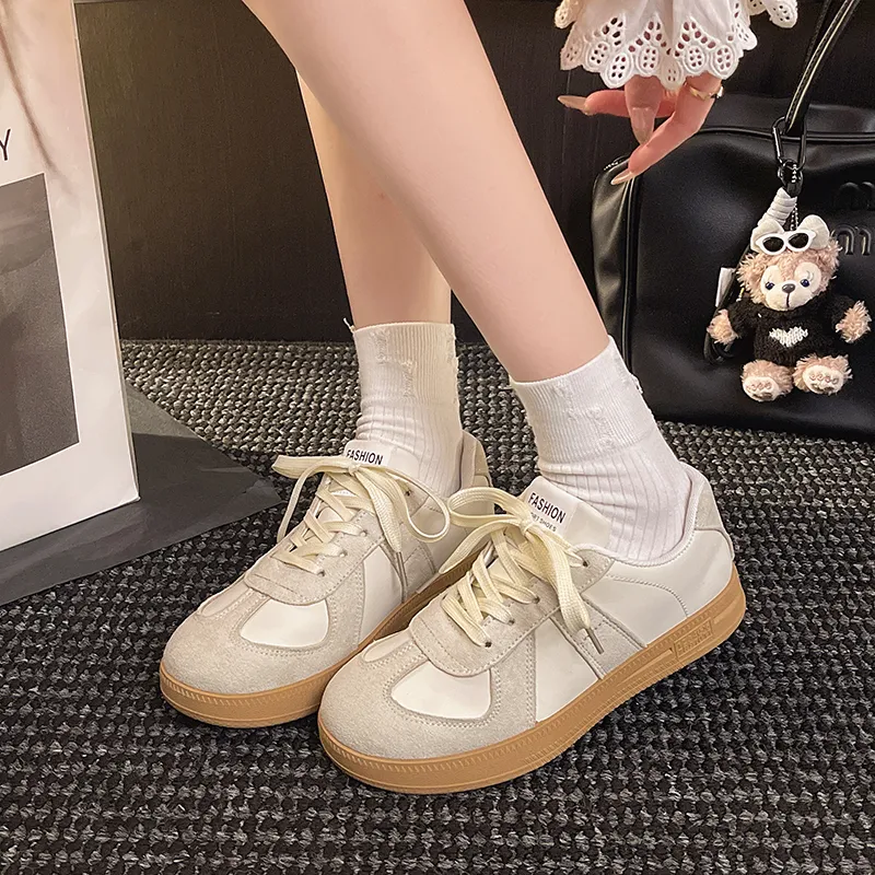 Dawei's House Slip Resistant Low Top Skateboard Shoes Women's-3