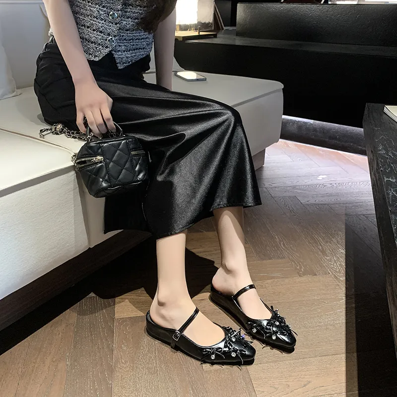 Dawei's House Slip Resistant Closed Toe Slippers Women's-6
