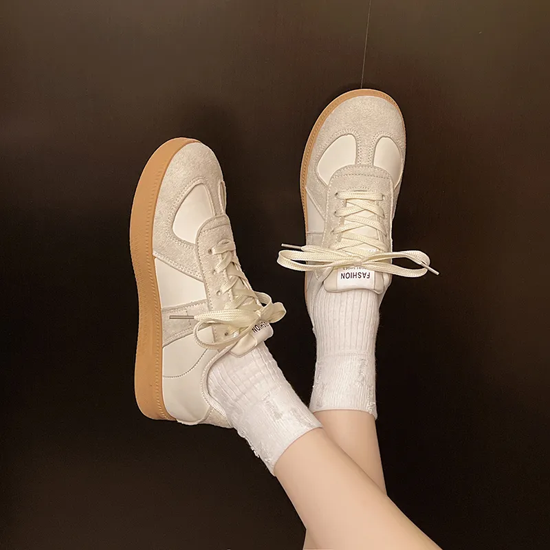 Dawei's House Slip Resistant Low Top Skateboard Shoes Women's-2