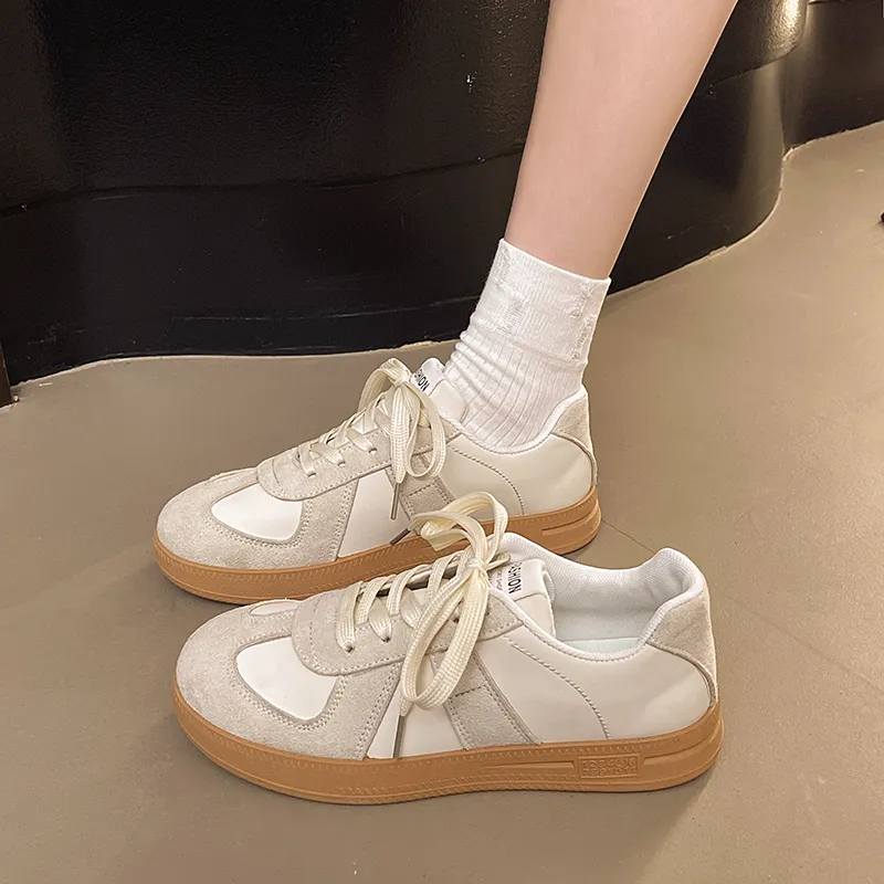 Dawei's House Slip Resistant Low Top Skateboard Shoes Women's-1