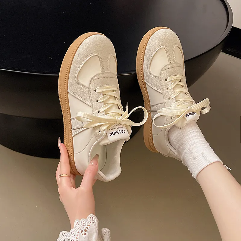 Dawei's House Slip Resistant Low Top Skateboard Shoes Women's-4