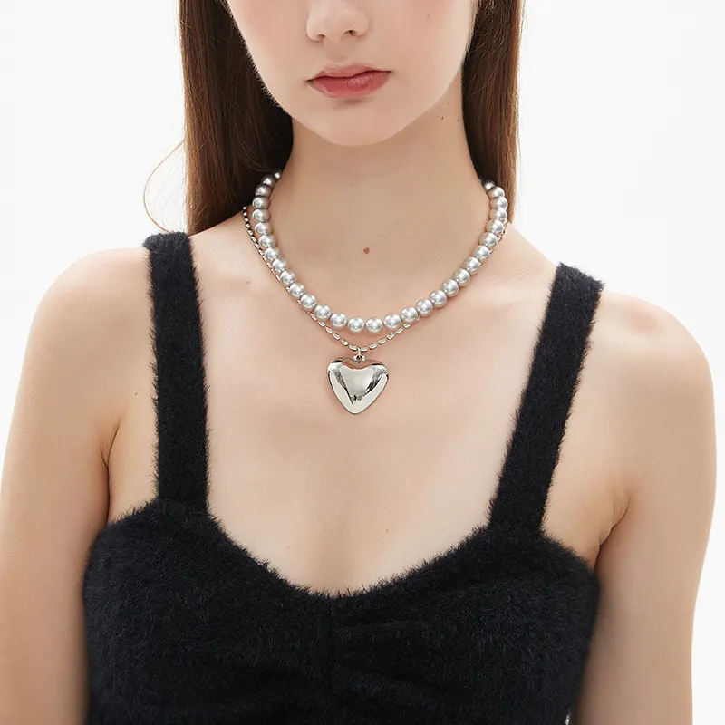 AWE Titanium Steel Shell Pearl Fever Same Style Luxury Niche Collarbone Chain Women's-1