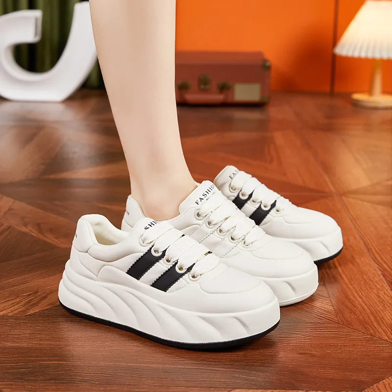 Milan Love Song Balanced Wear-Resistant Quick-Drying Water-Resistant Low-Top Skateboard Shoes Women's Beige Black-2