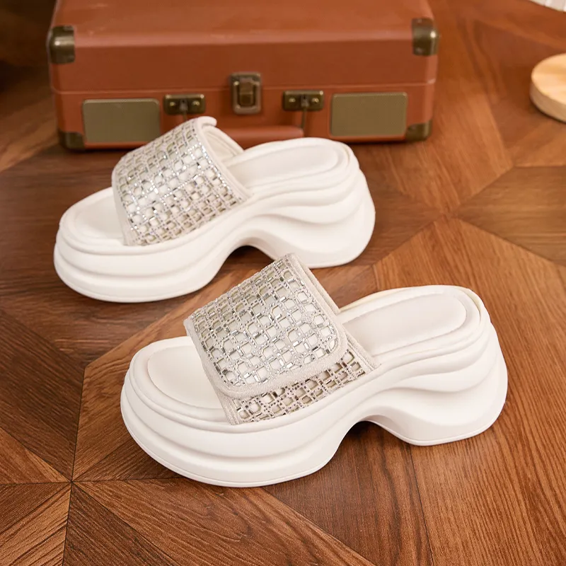 Milan Love Song Quiet Abrasion Resistant Cushioning Slide Slippers Women's-8