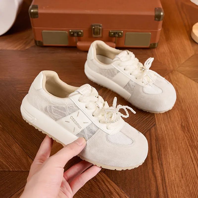 Milan Love Song Cushioning Lightweight Moisture Wicking Low Top Skateboard Shoes Women's-17