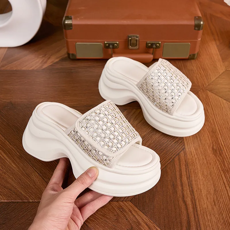 Milan Love Song Quiet Abrasion Resistant Cushioning Slide Slippers Women's-9