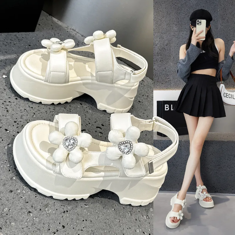 Milan Love Song Roman Sandals Women's-6