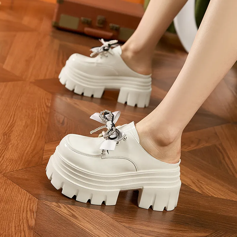 Milan Love Song Rhinestone Abrasion Resistant Slip Resistant Quick Dry Closed Toe Slippers Women's-9