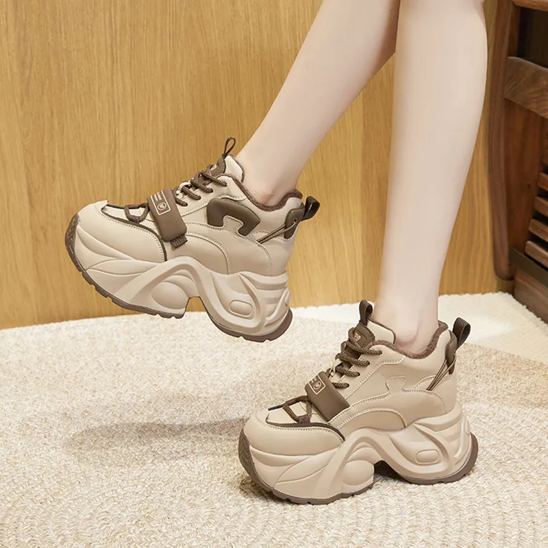 Milan Love Song Lightweight Warm Low-Top Chunky Sneakers Women's Black-10