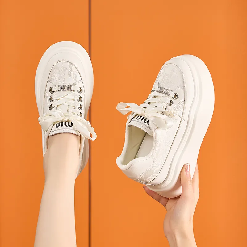 Milan Love Song Slip-Resistant Height Increasing Low-Top Skateboard Shoes Women's White-2