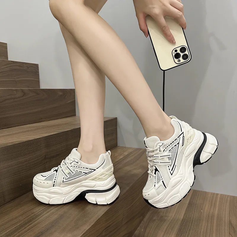 Milan Love Song Wear-Resistant Breathable Water-Resistant Low-Top Chunky Sneakers Women's Beige-3