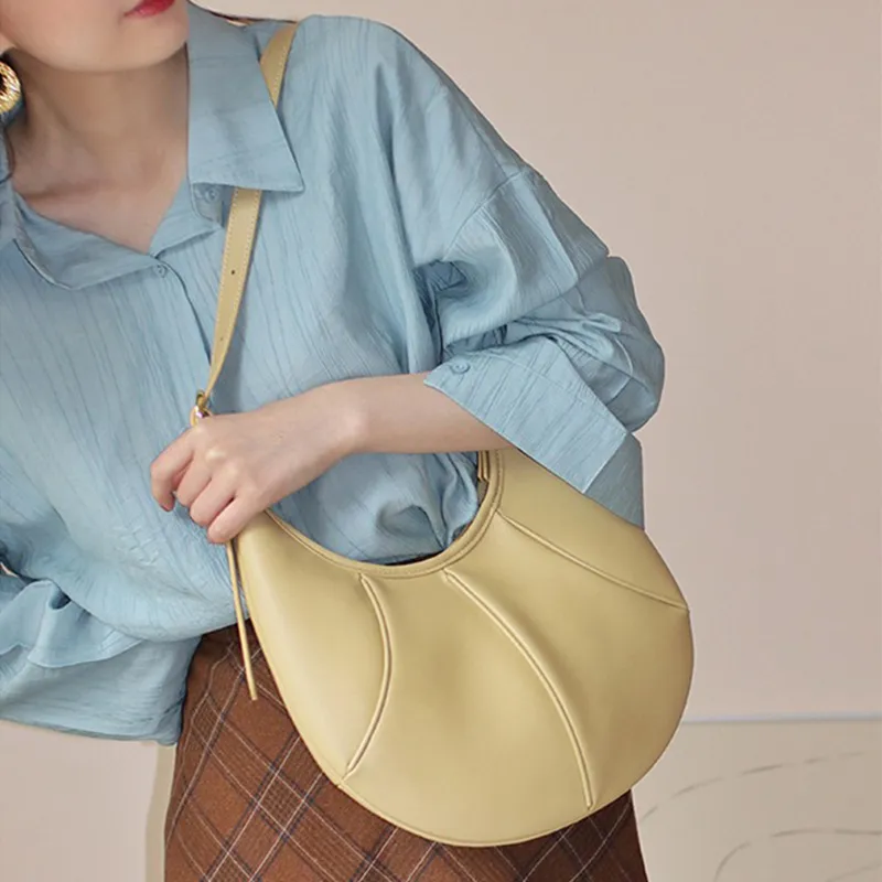 Abbott-VINTAGE Shoulder Bags-3