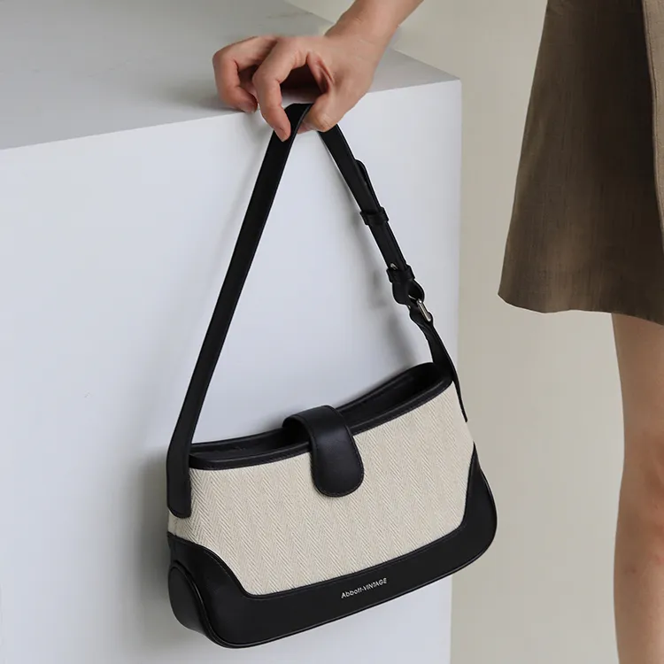 Abbott VINTAGE Cow Leather Shoulder Bag Small Size Women's Classic Black-4
