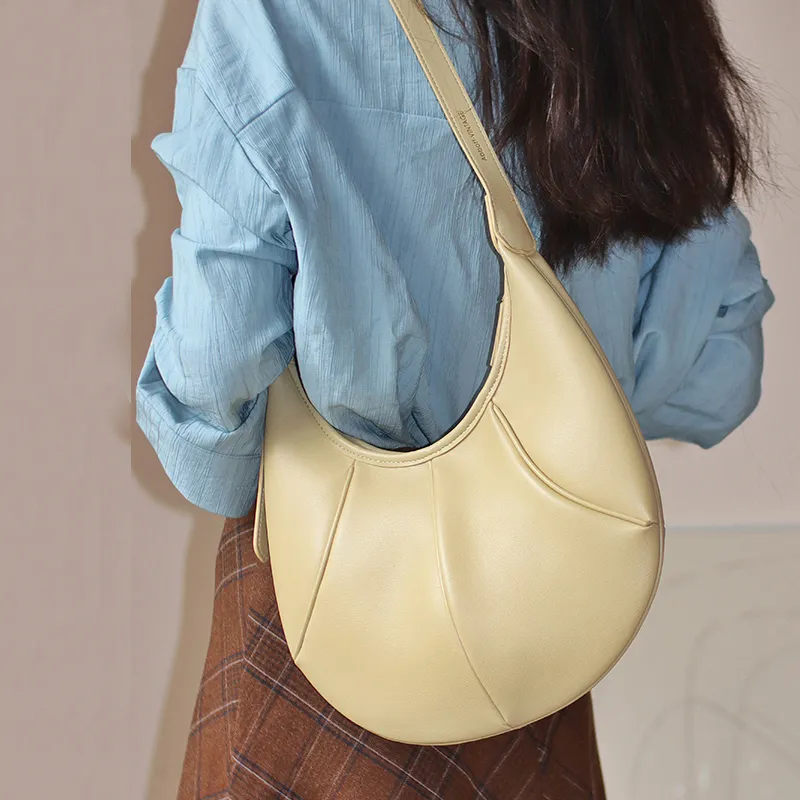 Abbott-VINTAGE Shoulder Bags-2