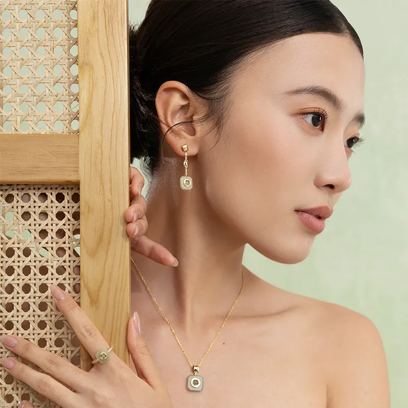 Gongzhu Earrings Green Jade Women's-2