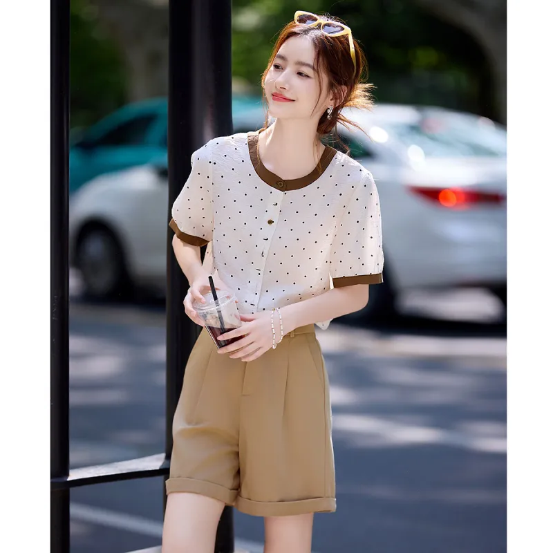 Still quiet Shirts Women's Light Coffee-2