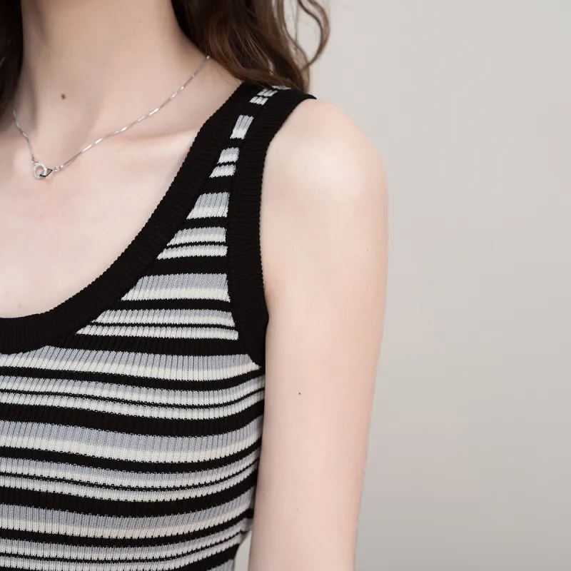 FAWENXIANGZI Tank Tops Women's Black & White-5