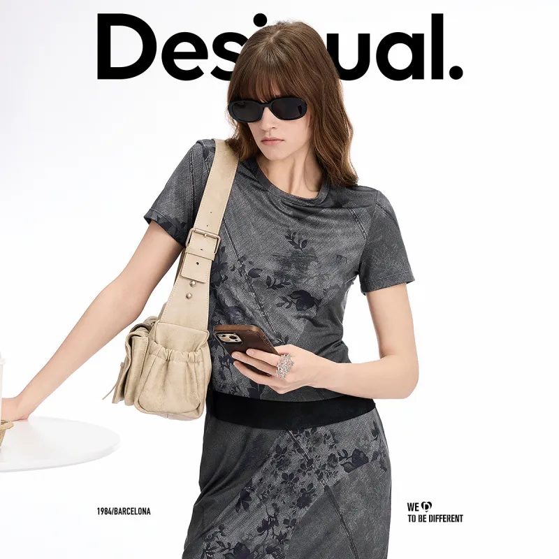 Desigual T Shirts Women's Black With Print-3