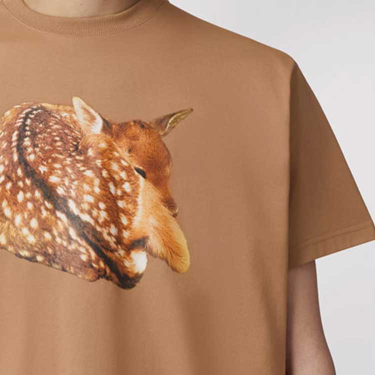 【直営店買付】★Burberry★Deer プリント Tシャツ Burberry Deer Print Oversized T-Shirt - POIZON
