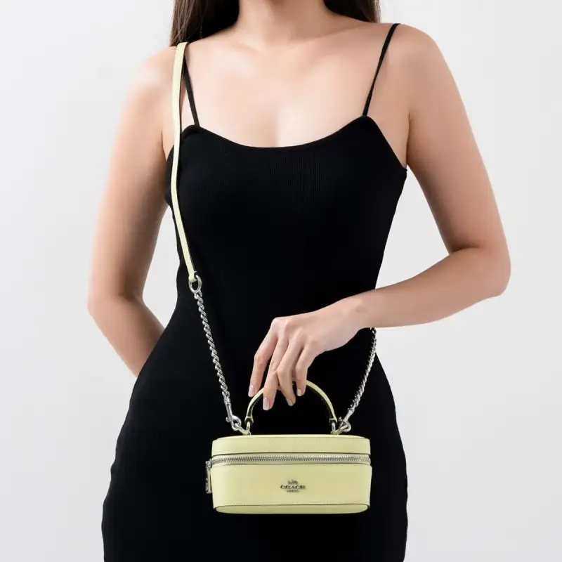 COACH Cross Grain Leather Box Bag, Handbag, Shoulder Bag, Crossbody Bag Trumpets Women's Grass Green-4