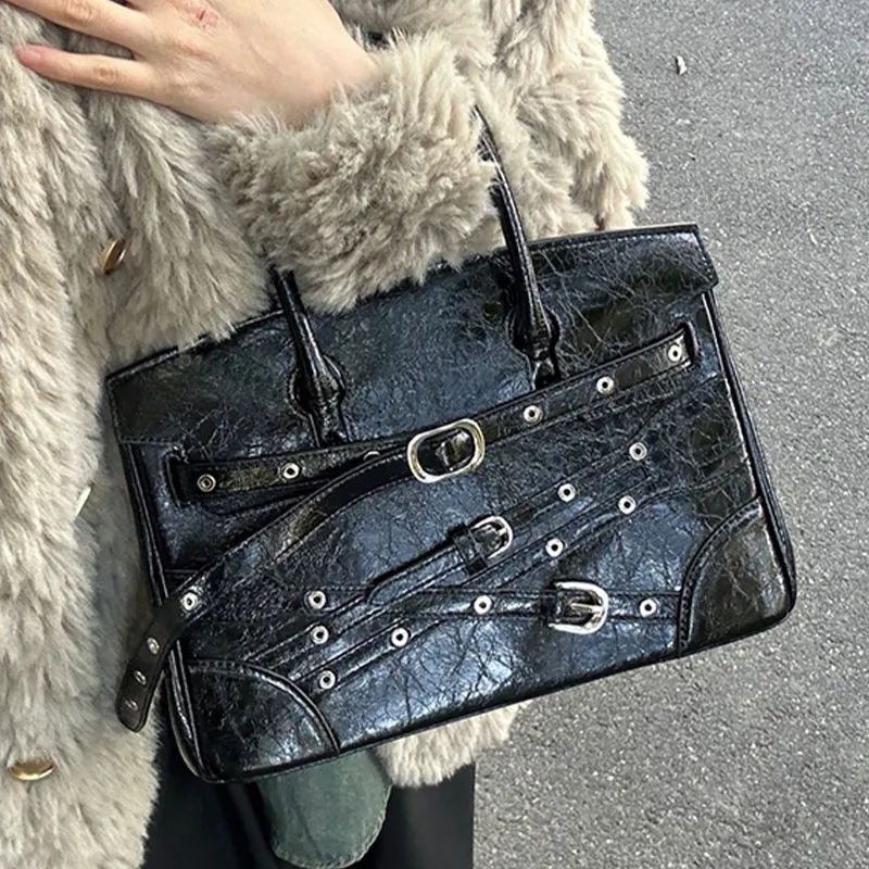 HXXXXS Cow Leather Handbag Women's Black-6