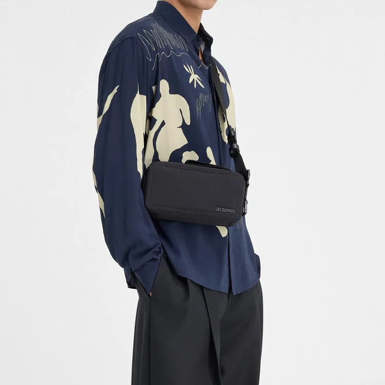 Jacquemus Le Cuerda Logo Detailed Messenger Bag-4