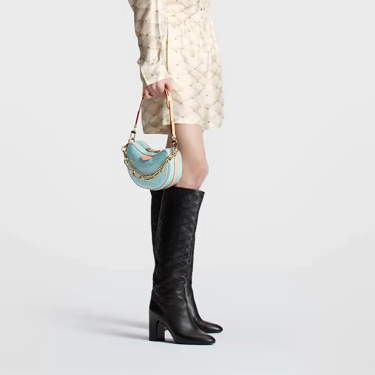 LOUIS VUITTON Croissant Pm Sky-7