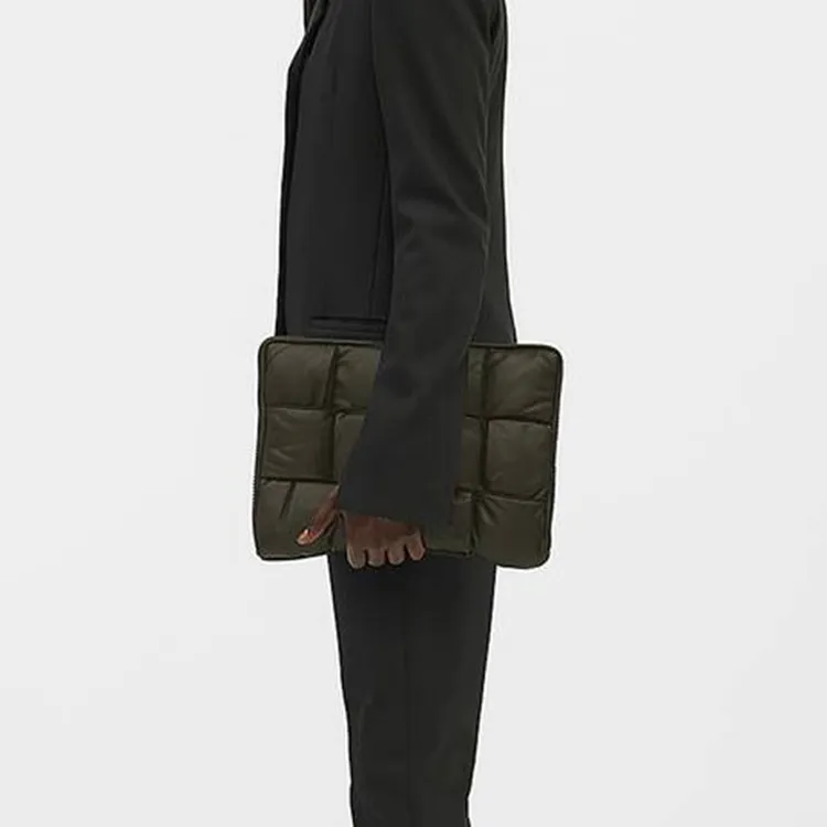 Bottega Veneta Men's Leather Padded Maxi Intrecciato Laptop Case Green-6