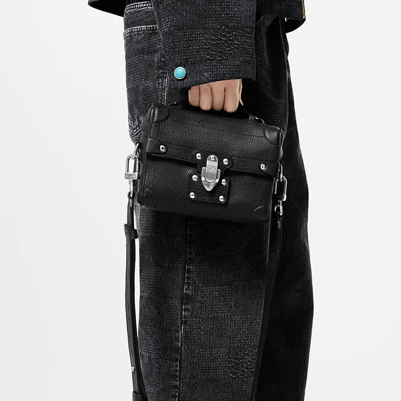 LOUIS VUITTON Soul Trunk Black-7