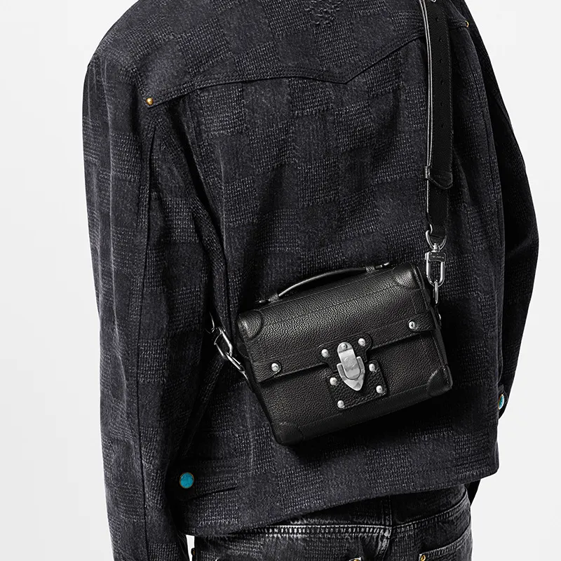 LOUIS VUITTON Soul Trunk Black-5