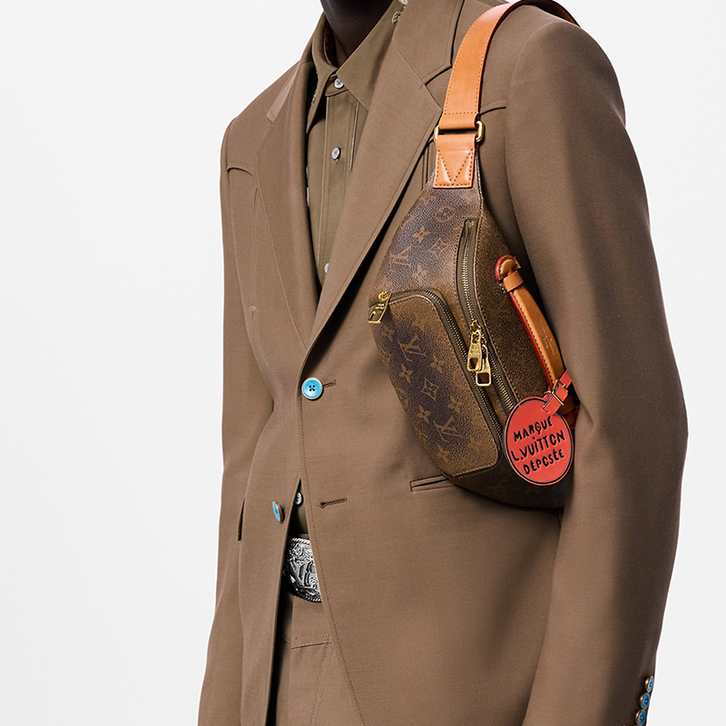 LOUIS VUITTON Bumbag Rush Monogram Dust - POIZON