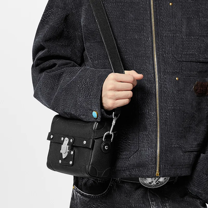LOUIS VUITTON Soul Trunk Black-6