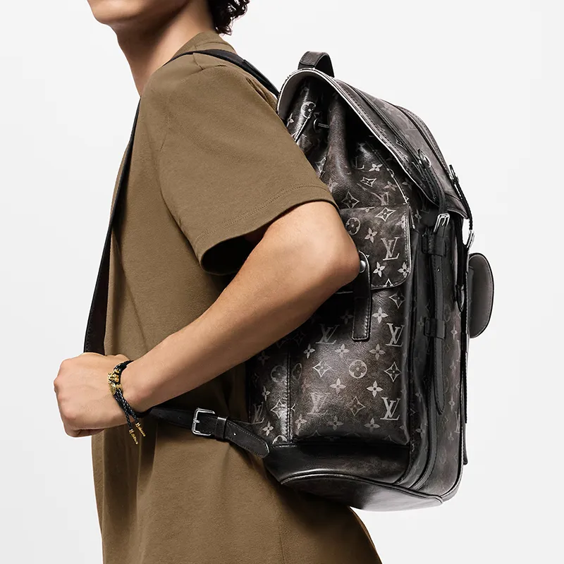 LOUIS VUITTON Christopher Mm-5
