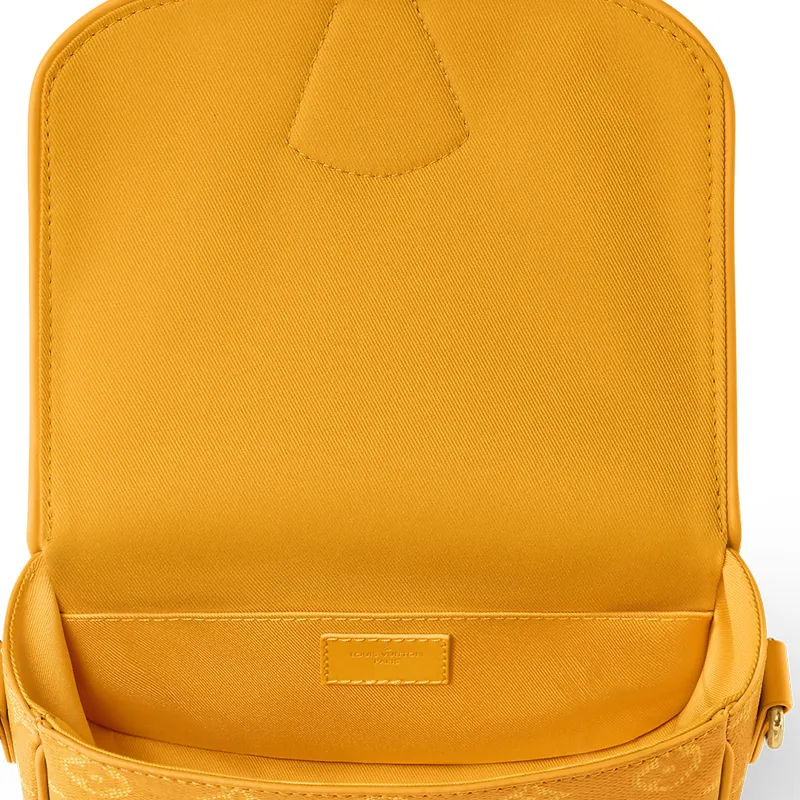 LOUIS VUITTON Montsouris Messenger Yellow-4