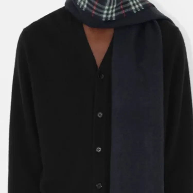 Burberry Checked Reversible Cashmere Scarf-4