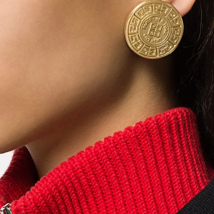 Givenchy Pre-Owned 1980s Logo-embossed Clip-on Earrings-2