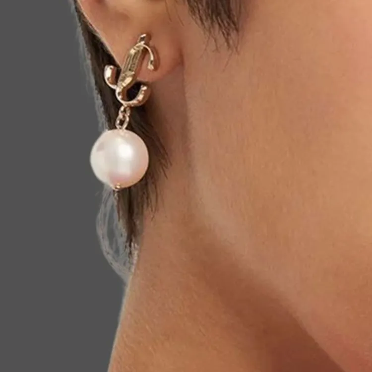 Jimmy Choo Logo-lettering Pearl Earrings-3