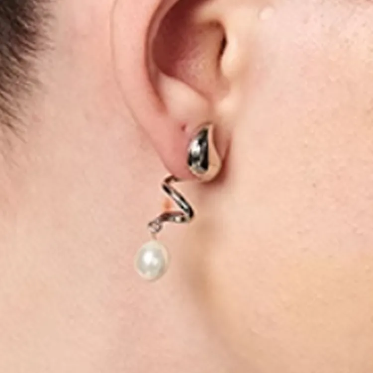 Amame Stud Earrings Women's-2