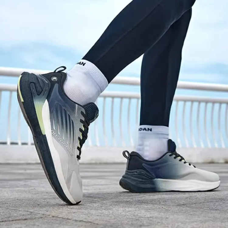 QIAODAN Boundless 5SE Cushioning Wear Resistant Low Top Running Shoes Men's Silver Blue-6