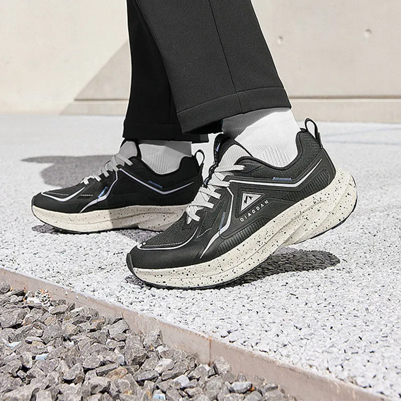QIAODAN Phantom TRAIL Anti-Slip Wear-Resistant Low-Top Casual Running Shoes Men's Black Beige-2