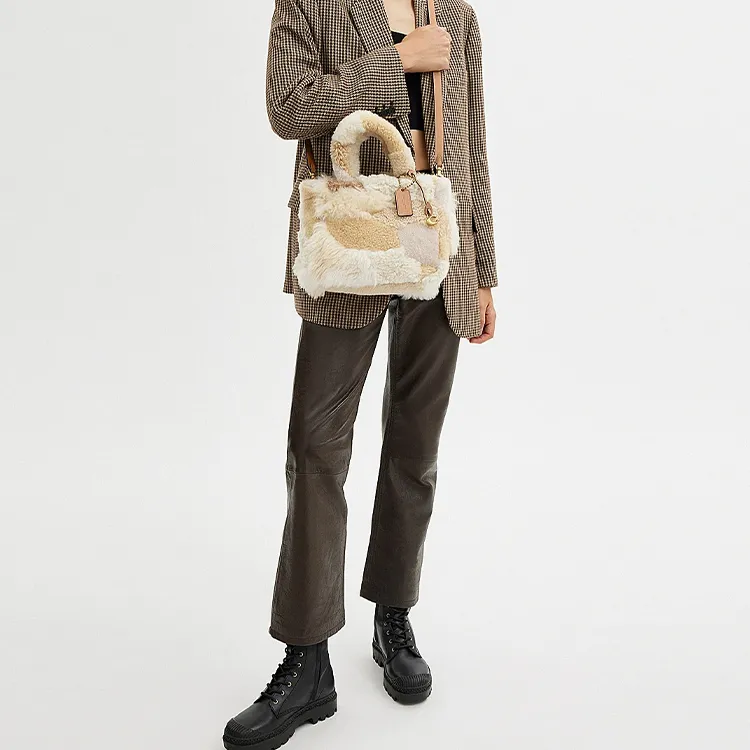 COACH Shearling Tote Bag, Shopping Bag, Handbag, Shoulder Bag, Crossbody Bag Trumpets Women's Beige-4