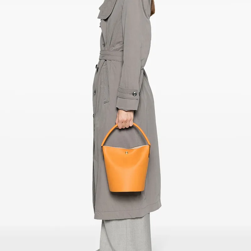 LONGCHAMP Épure Logo Embossed Small Bucket Bag-4