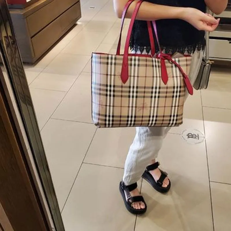 Burberry Calfskin Tote Bag Shopping Bag Handbag Shoulder Bag Women's Red-5