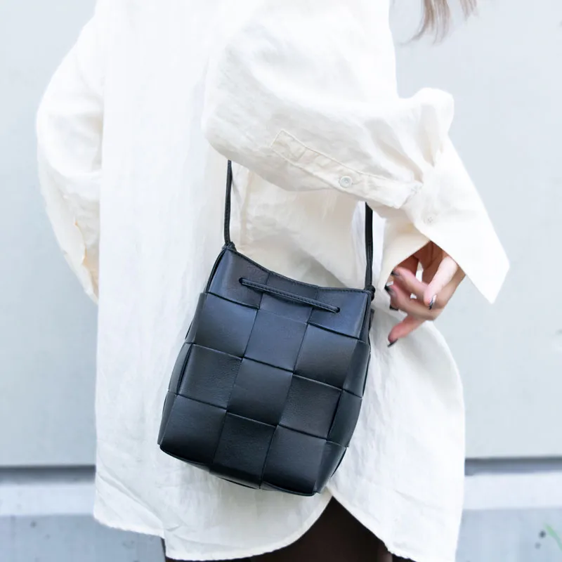 Bottega Veneta Crossbody Bucket Bag Small Intreccio Black-5