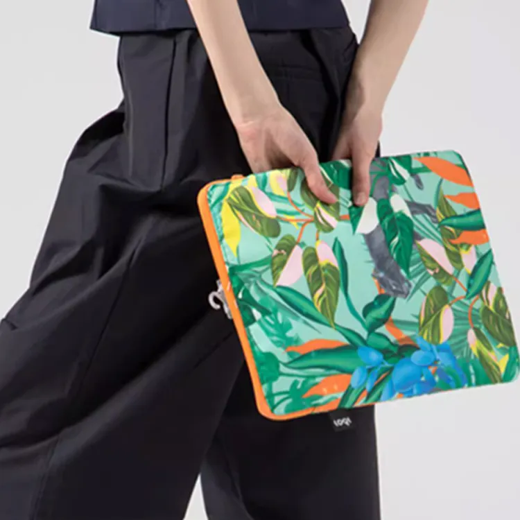 Loqi Pomme Chan Collaboration Recyclable Polyester Laptop Clutches Medium Size Unisex Thai Floral/Wild Forest-7