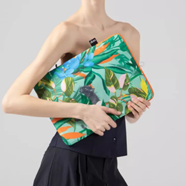 Loqi Pomme Chan Collaboration Recyclable Polyester Laptop Clutches Medium Size Unisex Thai Floral/Wild Forest-6