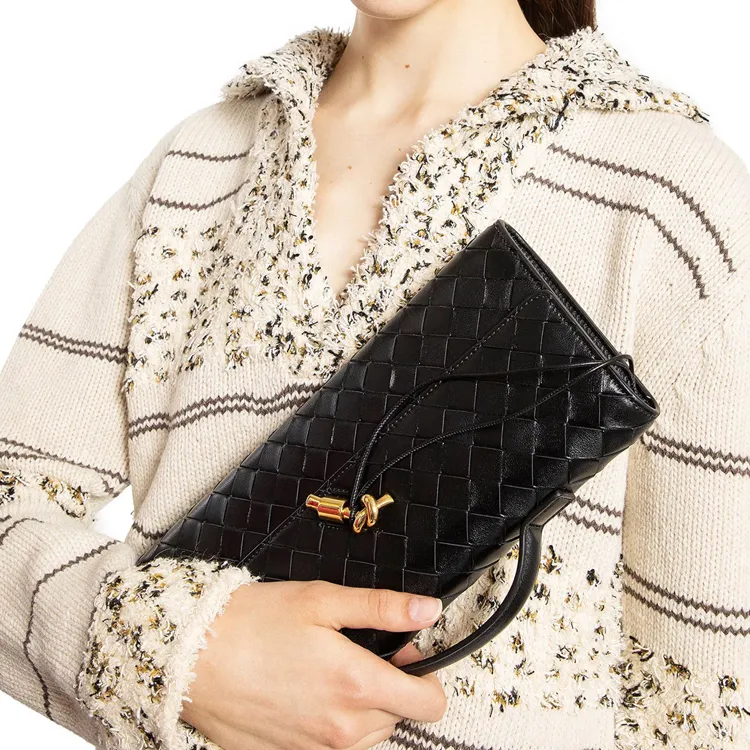 Bottega Veneta Sheepskin Clutch Women's Black-4