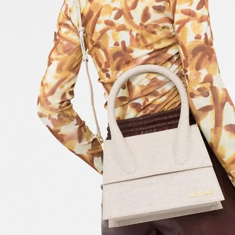 Jacquemus Le Grand Chiquito Logo Lettering Handbag-5